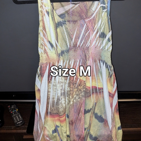 Dresses - Picture 4 of 13